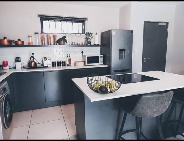 1 BEDROOM APARTMENT FOR SALE IN MENLO PARK